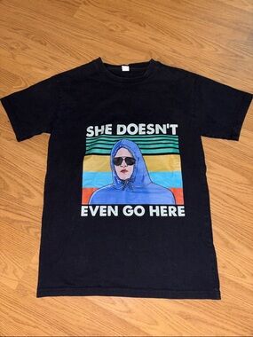 Pro Dada Black Graphic Tee "She Doesn't Even Go Here" M NWOT